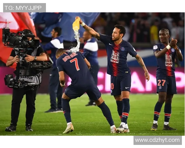 激情对决足球直播曼联迎战巴黎全场精彩瞬间不容错过