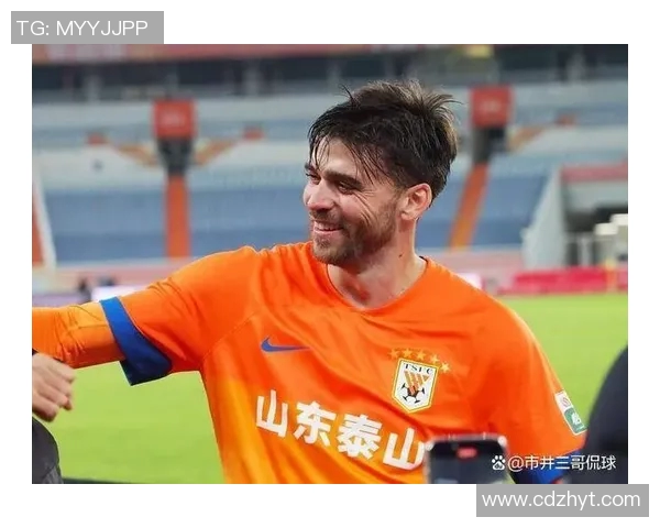 鲁能韩鹏：从青涩少年到足球巨星的辉煌历程与传奇故事