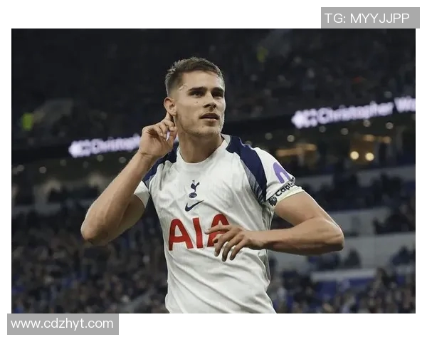 热刺与狼队激战正酣比分揭晓引发球迷热议 热刺与狼队激战正酣比分揭晓引发球迷热议