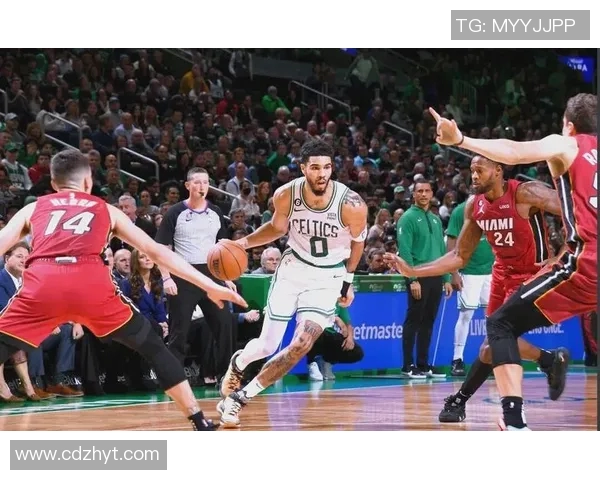 2020年NBA精彩对决篮网勇士巅峰对决回顾与分析